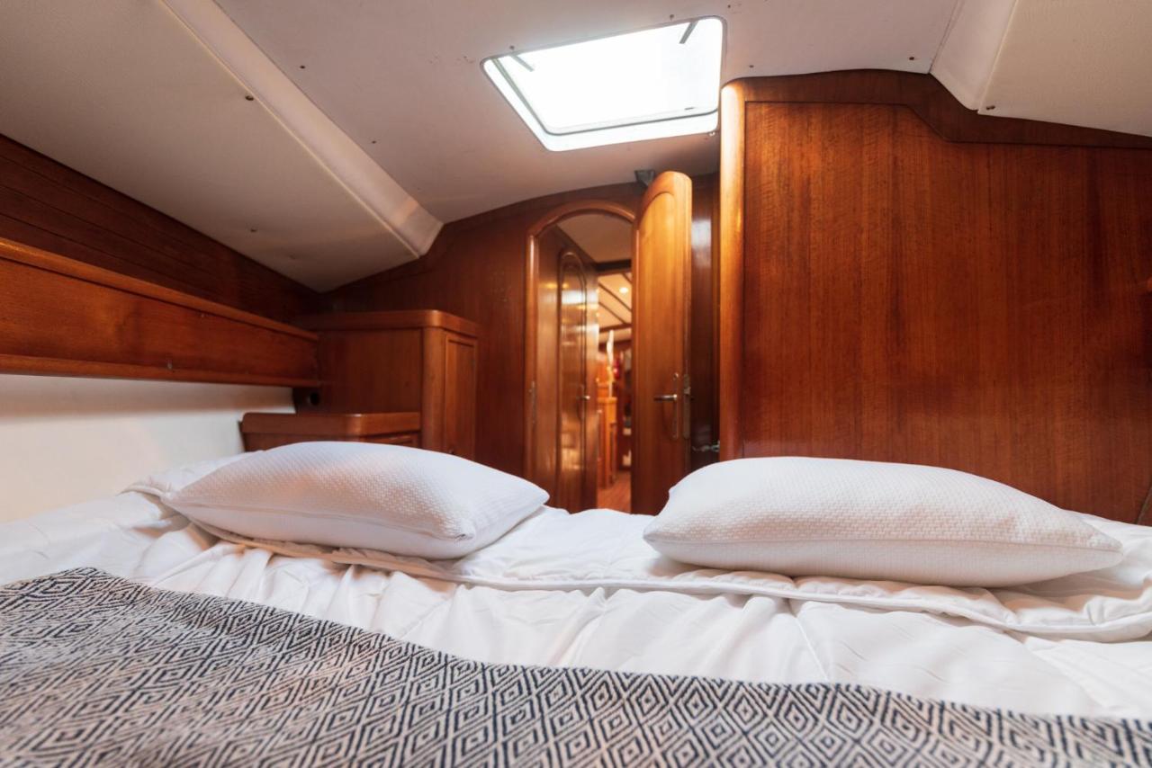 Nuit Sur Un Bateau Hotel ลาโรแชล ภายนอก รูปภาพ