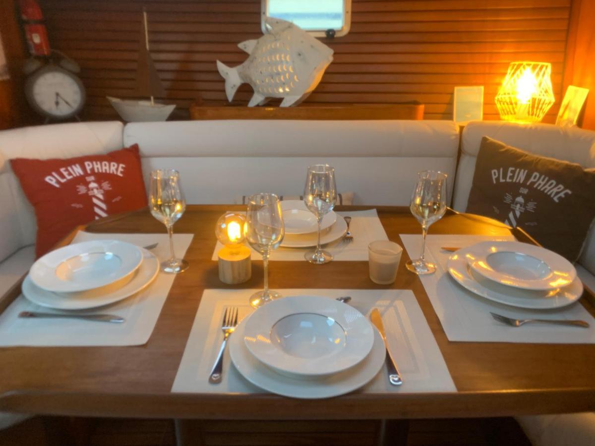 Nuit Sur Un Bateau Hotel ลาโรแชล ภายนอก รูปภาพ
