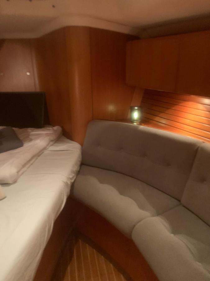 Nuit Sur Un Bateau Hotel ลาโรแชล ภายนอก รูปภาพ