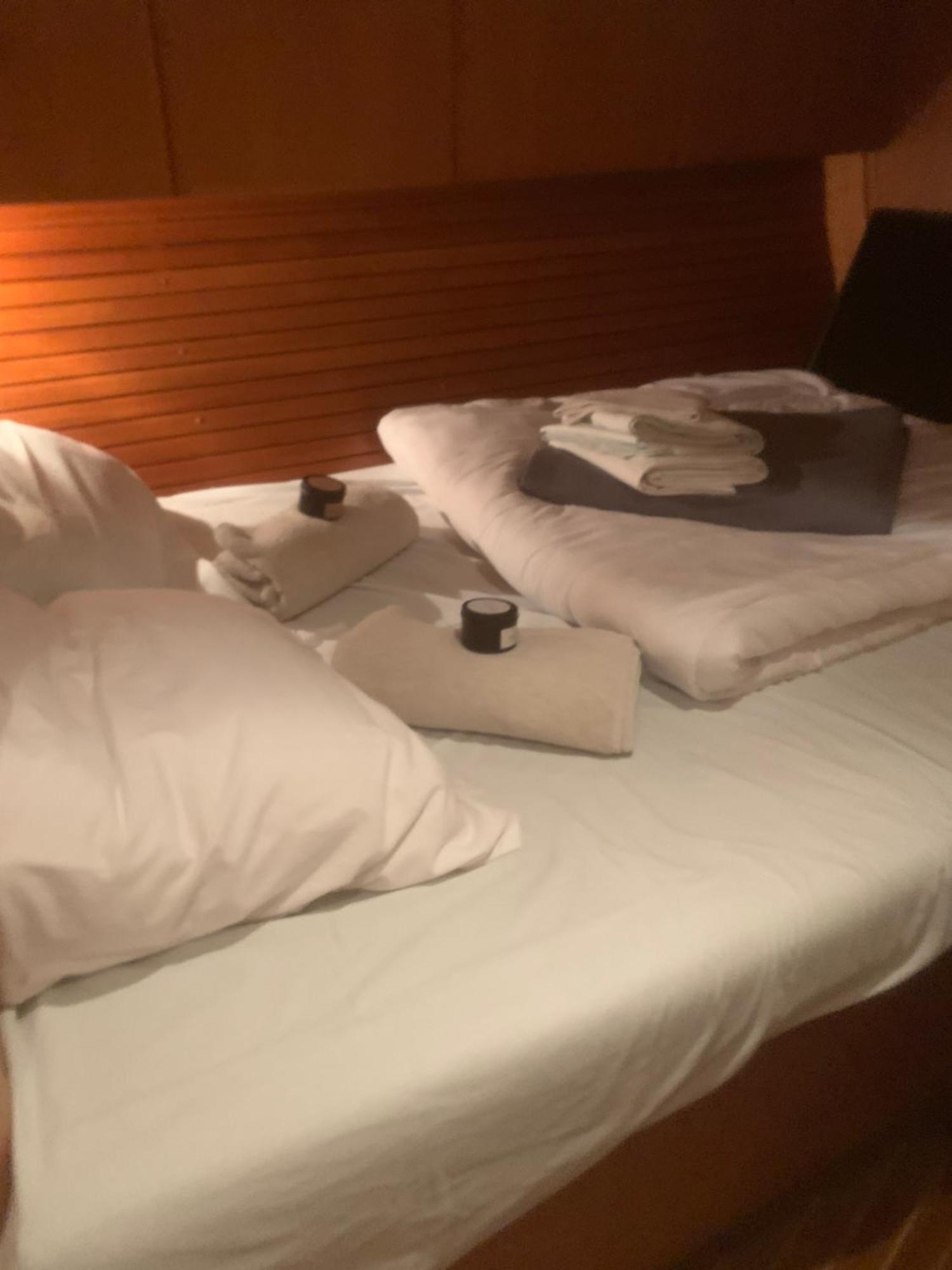 Nuit Sur Un Bateau Hotel ลาโรแชล ภายนอก รูปภาพ